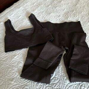 SET matching leggings and crop bra top set